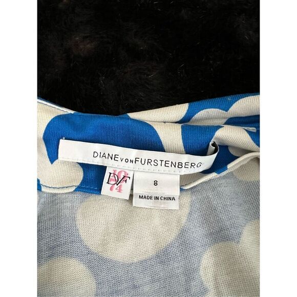 DIANE VON FURSTENBERG BLUE & OFF WHITE PRINT 100% SILK WRAP DRESS SIZE 8 - Picture 5 of 6